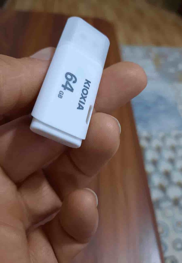 فلش کیوکسیا مدل U202 ظرفیت 64 گیگ